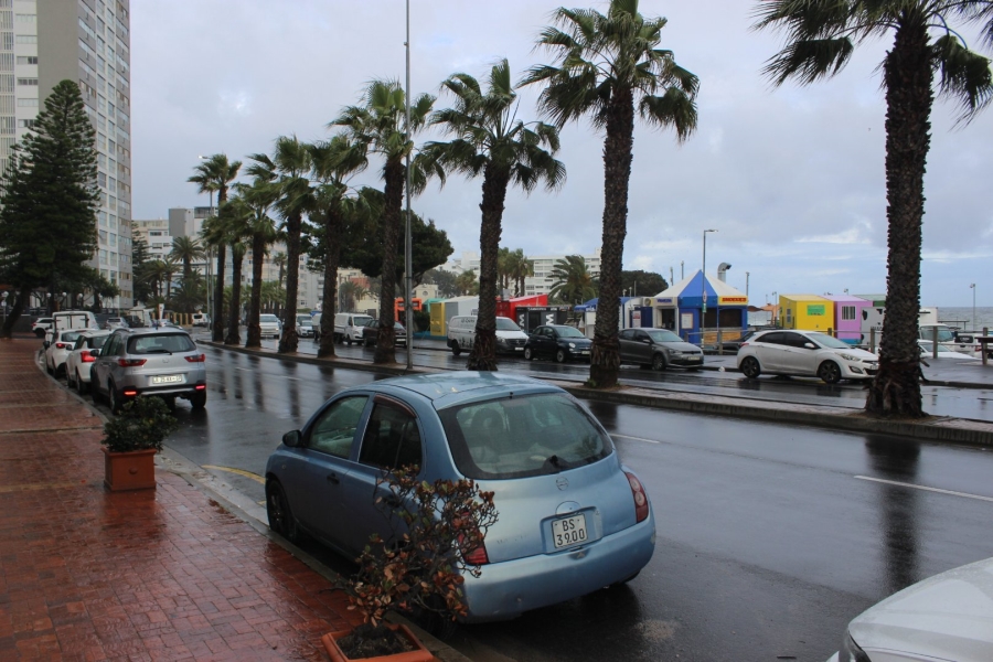 To Let 2 Bedroom Property for Rent in Sea Point Western Cape